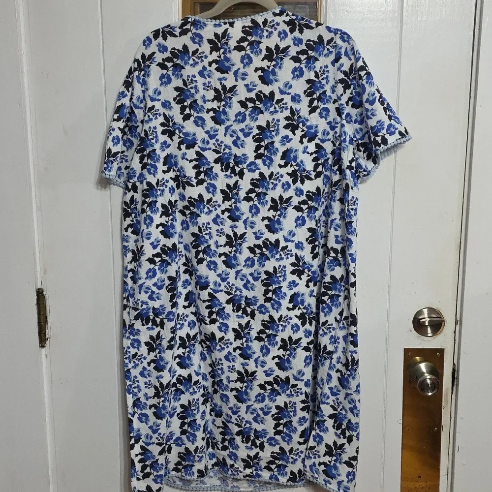 NWT VTG National Womens Nightgown Loungewear White/Blue Floral Smocked Sz 1X - Picture 10 of 13